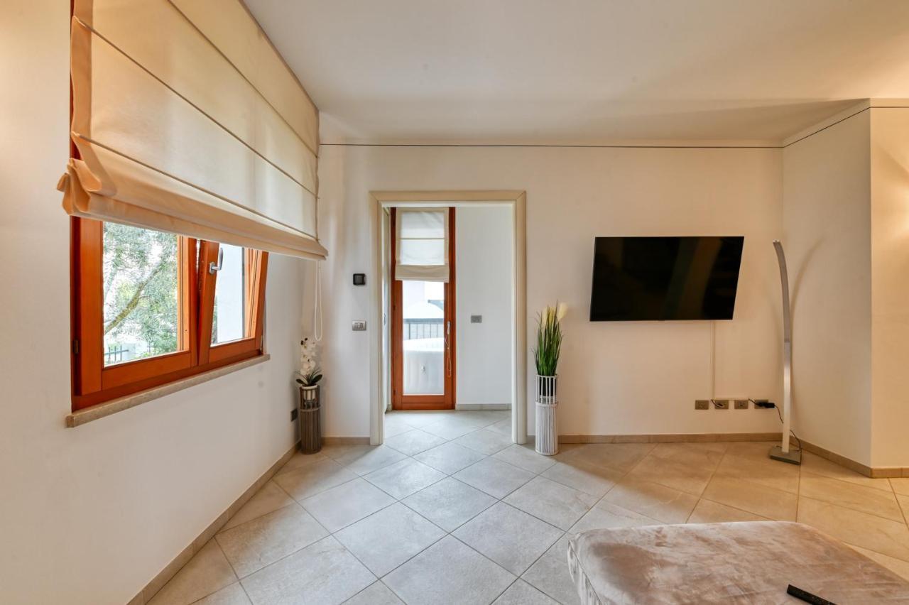 Pearl House - Sirmione Holiday - Jacuzzi Privata 外观 照片